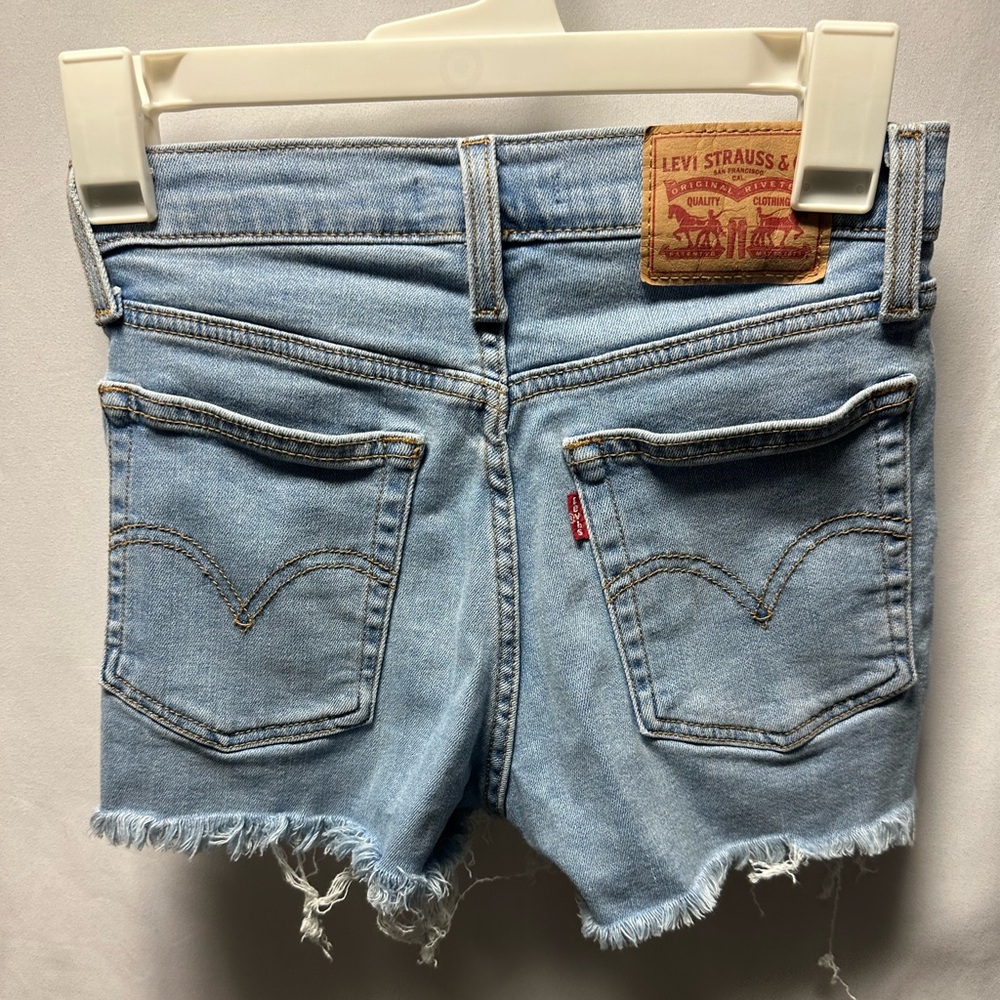 Levi cut-off Jean shorts